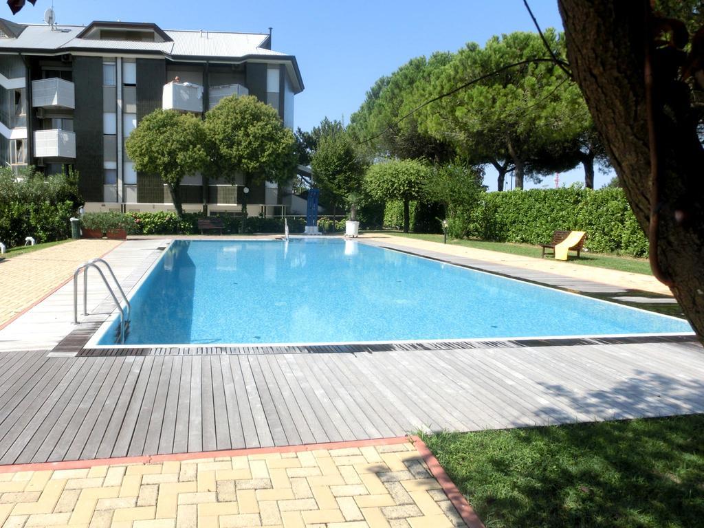 Casa Marina Apartment Линяно Сабиадоро Екстериор снимка