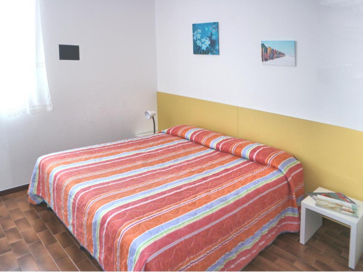 Casa Marina Apartment Линяно Сабиадоро Екстериор снимка